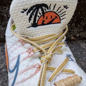 Nike Flyknit React size 10.5